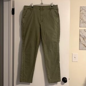 Old Navy Army Green Skinny Pants, Size 16 (Plus)​